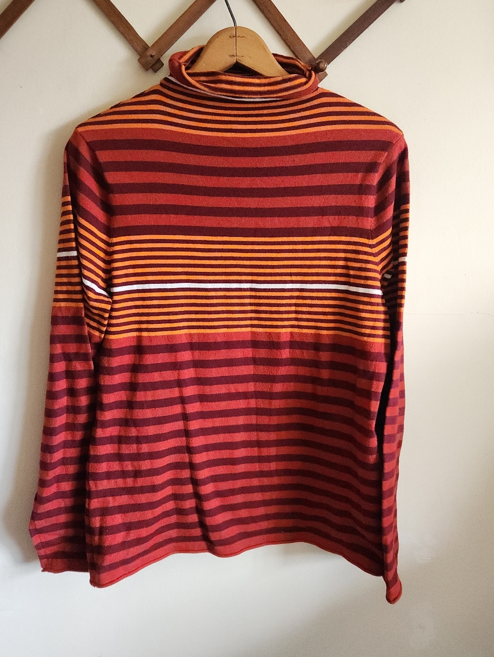 Duluth Trading Co Striped Turtleneck in Rust Orange Red Sweatshirt Mock Neck Lar